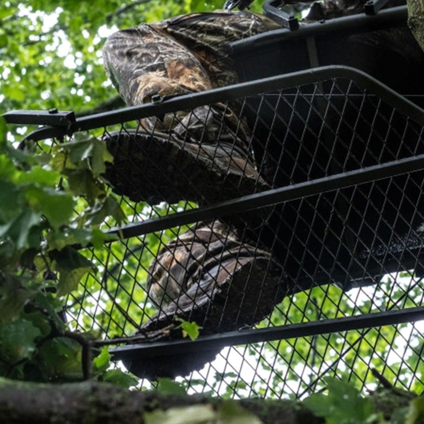 Hang-On Treestand, Lightweight Steel Construction w/Flip-Back Flex-Tek Seat, 300 lbs Weight Rating, 24"x30" Foot Platform